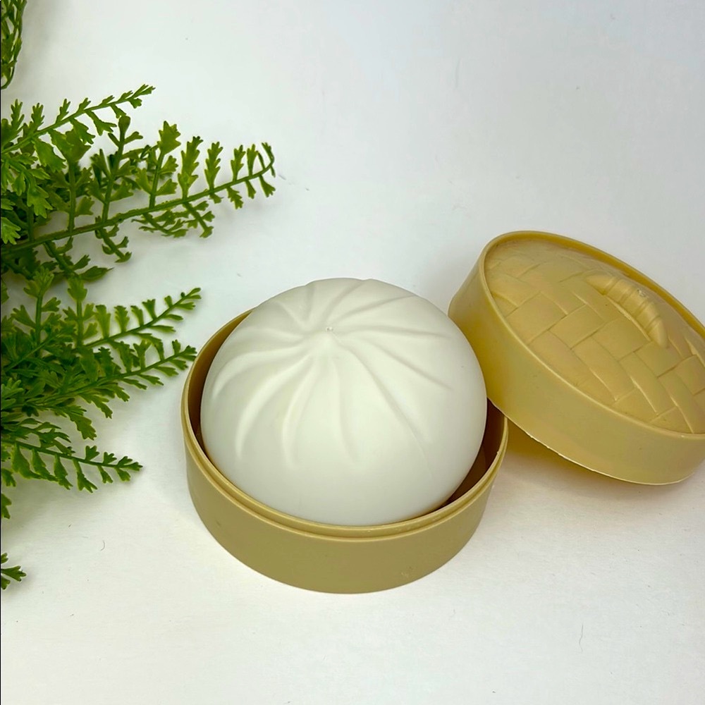 Manapua in steamer basket squishy / stress ball NEW! Adorable! Steamed pork bun